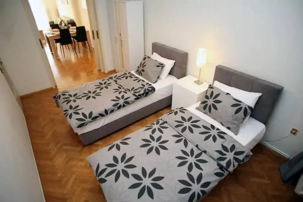 Perfect Location, Amazing View 3 Bedroom Apartment Selanik
